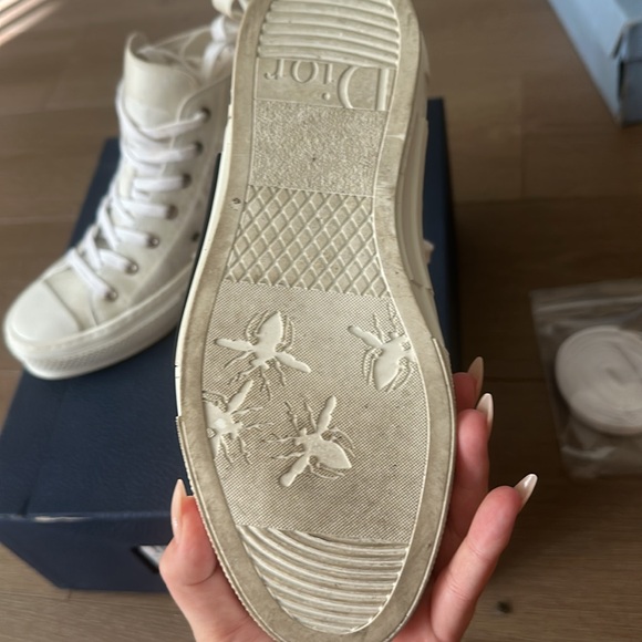 Dior unisex M-B23 HT Oblique shoe (with unique Dior charm) - Picture 3 of 6